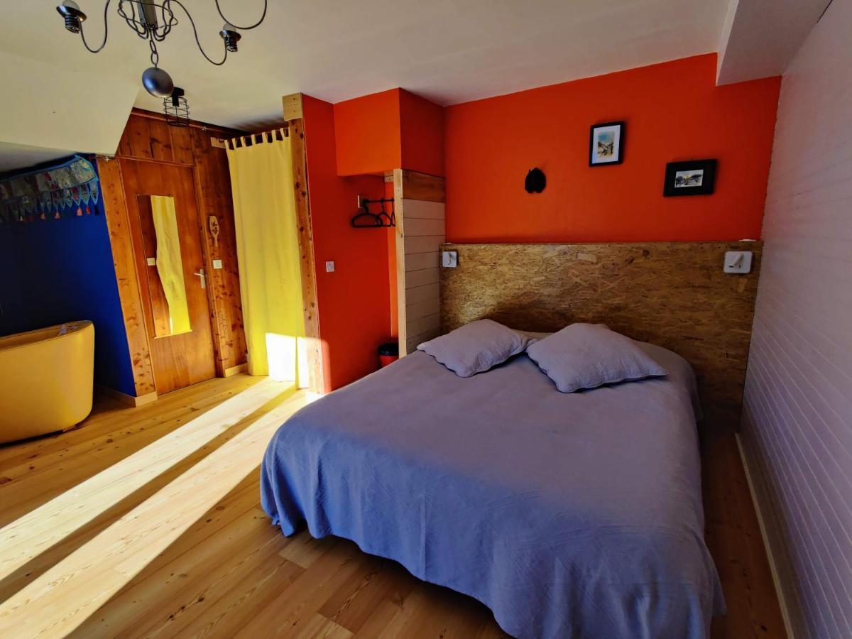 Chalet Ailleurs Appartement A Molines En Queyras Esterno foto