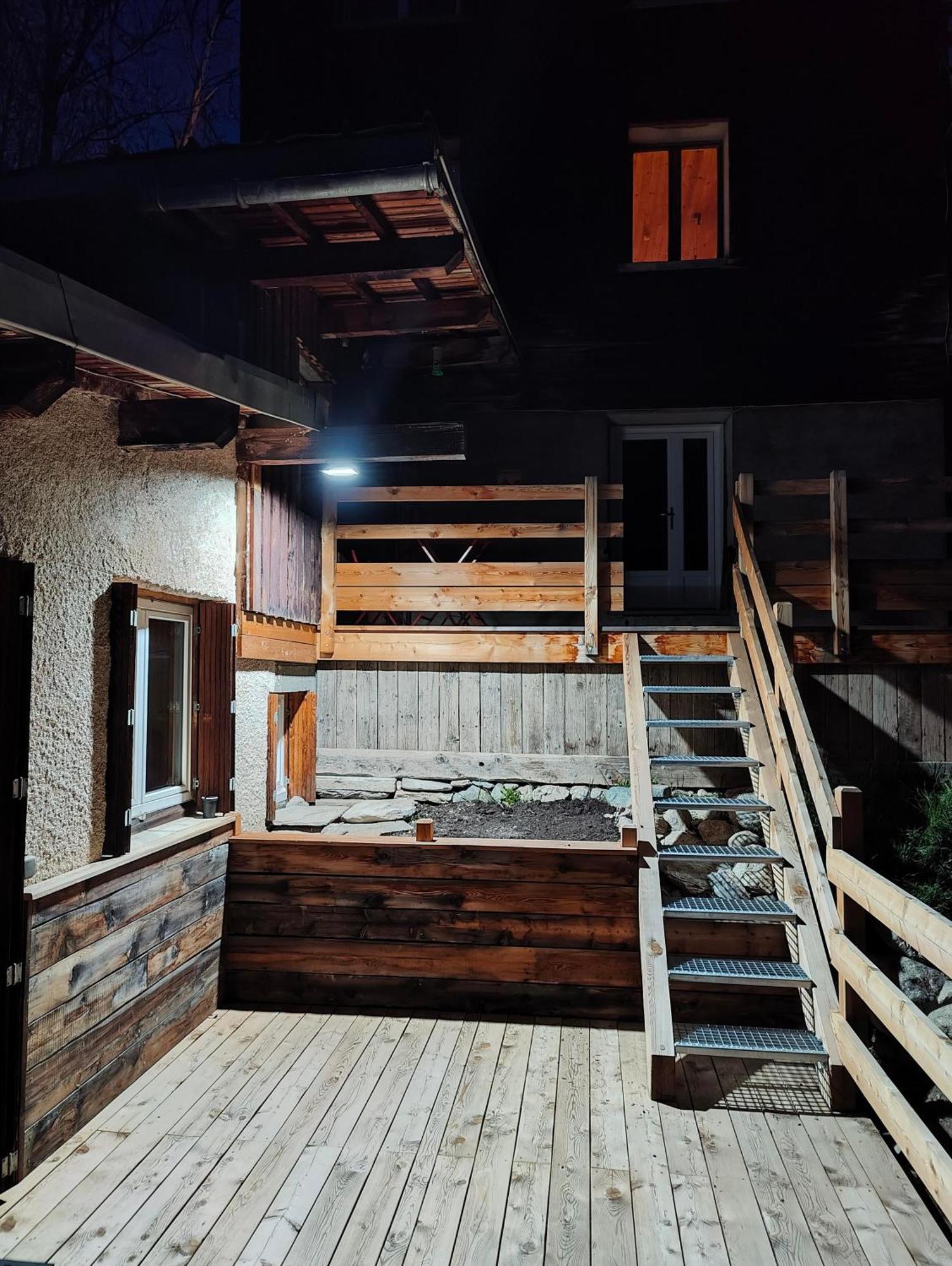 Chalet Ailleurs Appartement A Molines En Queyras Esterno foto