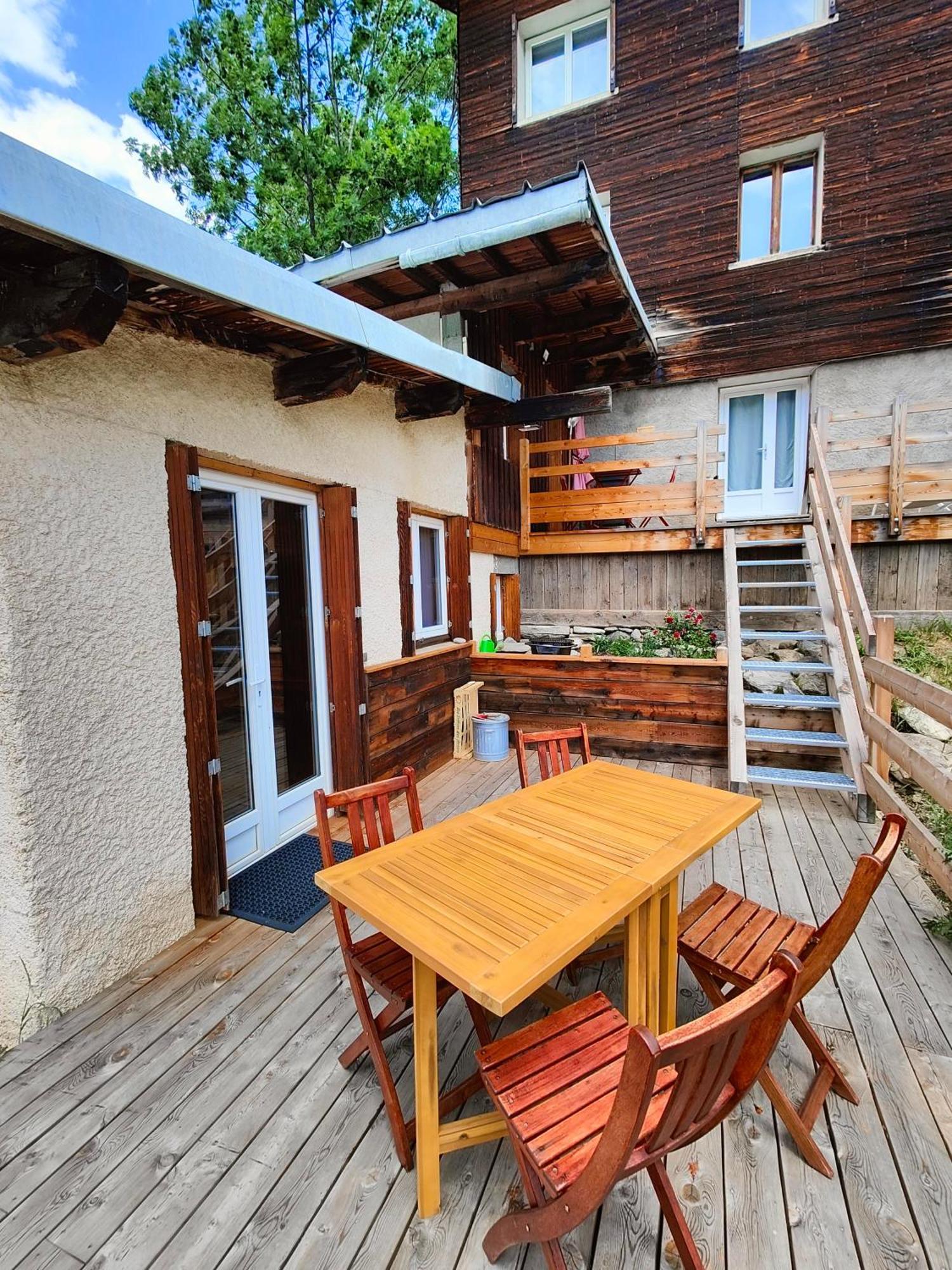 Chalet Ailleurs Appartement A Molines En Queyras Esterno foto