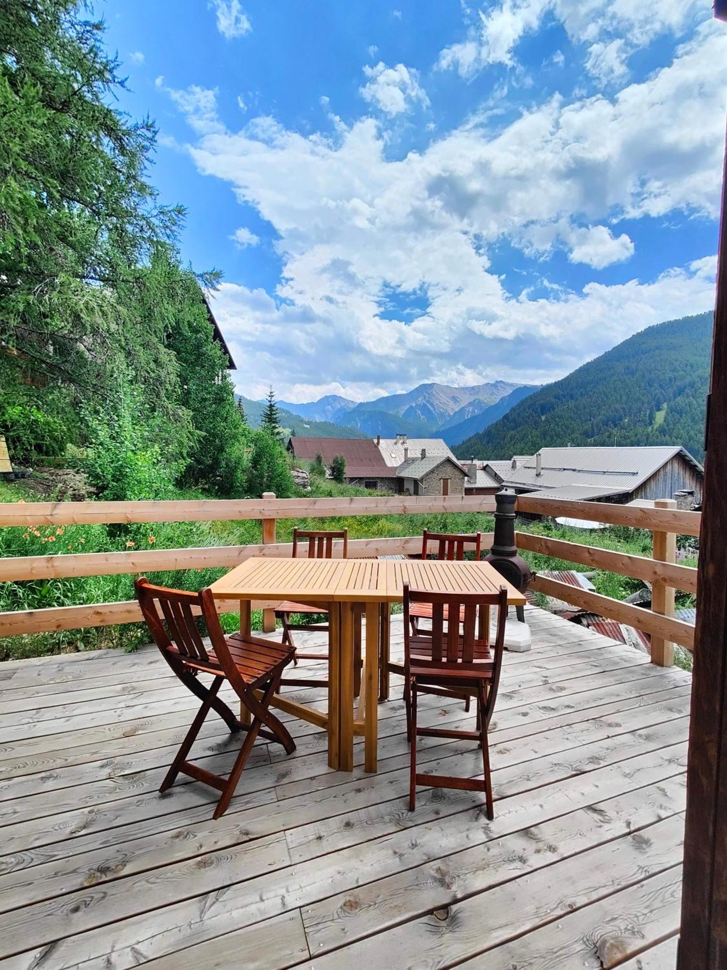 Chalet Ailleurs Appartement A Molines En Queyras Esterno foto